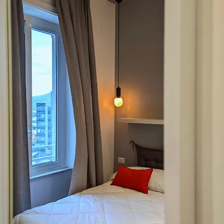 Incoming Roof Bovio 那不勒斯