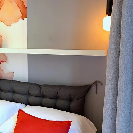 Incoming Roof Bovio 招待所 3*