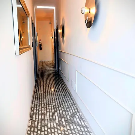 Incoming Roof Bovio 招待所 3*